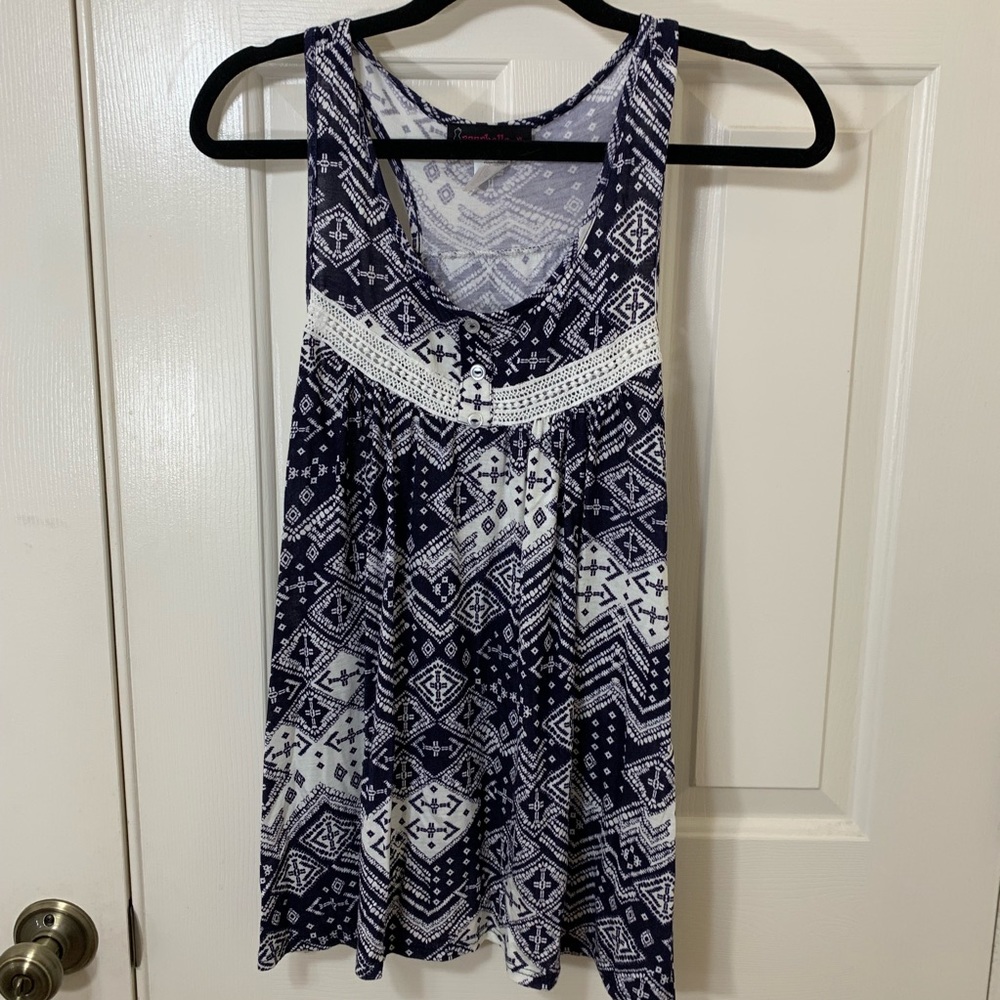 💜BLUE WHITE TANK WITH CROCHET TRIM XL